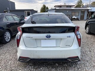 2022 Toyota Prius IV Рестайлинг (XW50), белый, 1487000 рублей, вид 4