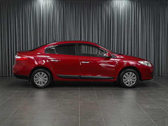 2011 Renault Fluence I, красный - вид 4