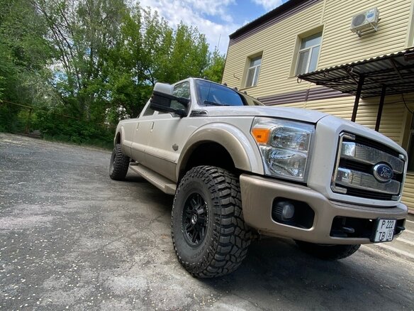2011 Ford F-250, белый, 5000000 рублей - вид 1