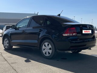 2017 Volkswagen Polo V Рестайлинг, чёрный, 900000 рублей, вид 4