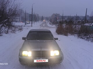 1993 Mercedes-Benz W124 200, серый, 300000 рублей, вид 4