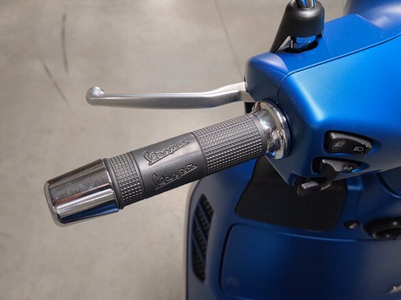 2019 Vespa GTS Super 300, синий, 560000 рублей - вид 15