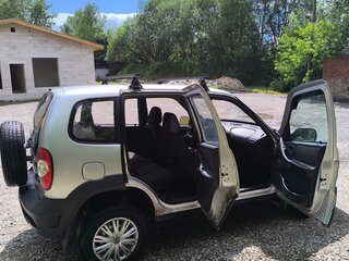 2012 Chevrolet Niva I Рестайлинг, серый, 340000 рублей, вид 4