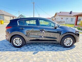2020 Kia Sportage IV Рестайлинг, чёрный, 1750000 рублей, вид 4