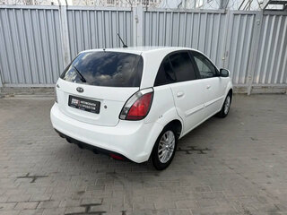 2011 Kia Rio II Рестайлинг, белый, 495000 рублей, вид 5