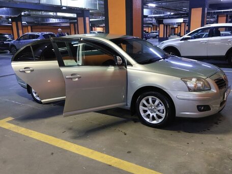 2008 Toyota Avensis II Рестайлинг, серебристый, 850000 рублей, вид 3