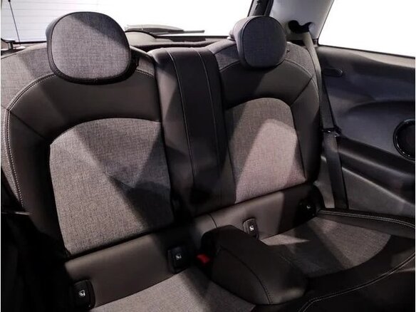 2023 Mini Hatch Cooper III (F55/F56) Рестайлинг 2, бежевый - вид 14