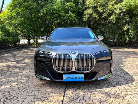 2024 BMW 7 серии 735Li VII (G70), чёрный, 9867364 рублей, вид 2