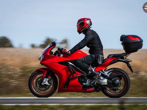 2015 Honda VFR 800, красный, 690000 рублей - вид 8