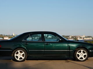 1999 Mercedes-Benz E-Класс 240 II (W210, S210) Рестайлинг, зелёный, 699000 рублей, вид 5