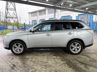 2013 Mitsubishi Outlander III, серебристый, 1405000 рублей, вид 2