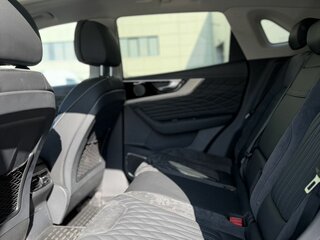 2024 Hongqi HS5 I, чёрный, 2749000 рублей, вид 5