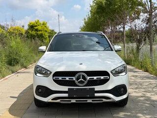 2022 Mercedes-Benz GLA 180 II (H247), белый, 2670000 рублей, вид 1
