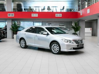 2012 Toyota Camry VII (XV50), серебристый, 1390000 рублей, вид 3