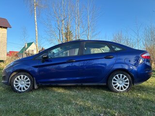 2016 Ford Fiesta Mk6 Рестайлинг, синий, 550000 рублей, вид 3