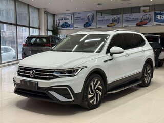 2022 Volkswagen Tiguan II Рестайлинг, белый, 2270000 рублей, вид 1