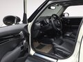 2022 Mini Hatch Cooper III (F55/F56) Рестайлинг 2, белый, 1810000 рублей - вид 6