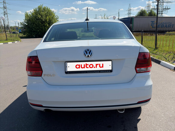 2017 Volkswagen Polo V Рестайлинг, белый, 1146000 рублей - вид 4