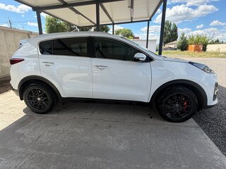2020 Kia Sportage IV Рестайлинг, белый, 2500000 рублей, вид 4
