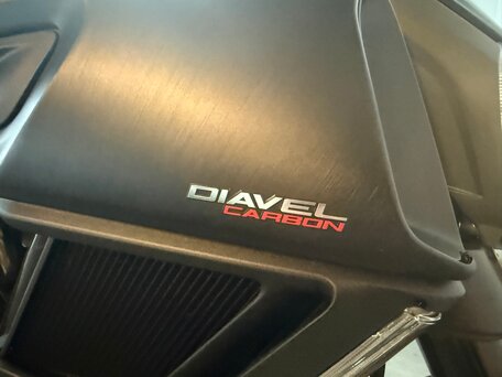2015 Ducati Diavel Carbon, чёрный, 1700000 рублей, вид 5