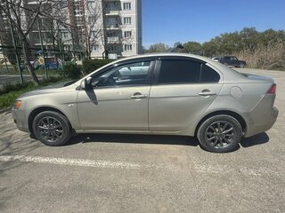 2010 Mitsubishi Lancer X, бежевый, 630000 рублей, вид 4
