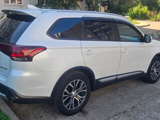 2018 Mitsubishi Outlander III Рестайлинг 2, белый, 1950000 рублей, вид 5