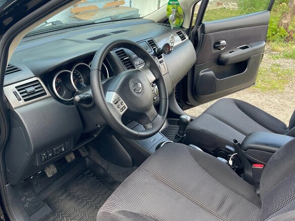 2011 Nissan Tiida I Рестайлинг, чёрный, 750000 рублей - вид 5