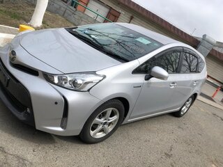 2018 Toyota Prius Alpha I (ZVW40/41) Рестайлинг, серебристый, 2080000 рублей, вид 5