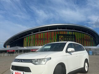 2013 Mitsubishi Outlander III, белый, 1200000 рублей, вид 1