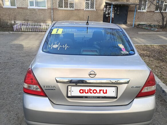 2006 Nissan Tiida Latio I, серебристый, 500000 рублей - вид 2