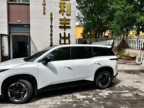 2026 Toyota bZ3X 58.3 kWh, белый - вид 2