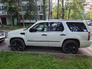 2011 Cadillac Escalade III, белый, 1900000 рублей, вид 1