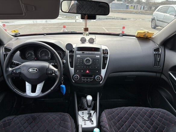 2010 Kia Ceed I Рестайлинг, красный, 680000 рублей - вид 10