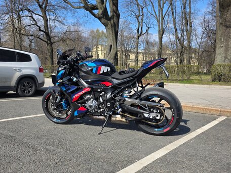 2023 BMW M 1000 R, чёрный, 2390000 рублей, вид 4