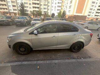 2014 Chevrolet Aveo II, серебристый, 390000 рублей, вид 4