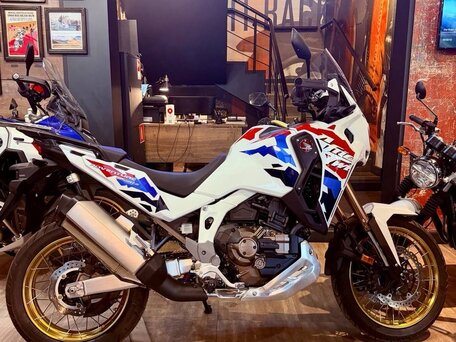 2025 Honda CRF 1100L Africa Twin, белый, 2950000 рублей, вид 1