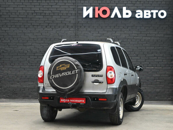 2011 Chevrolet Niva I Рестайлинг, серебристый - вид 7