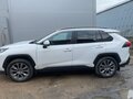 2021 Toyota RAV4 V (XA50), белый, 3650000 рублей - вид 3