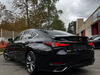 2019 Lexus ES 350 VII, чёрный, 3050000 рублей, вид 3