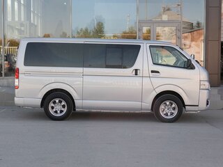 2017 Toyota HiAce H200 Рестайлинг, серый, 3150000 рублей, вид 4