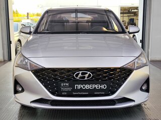 2020 Hyundai Solaris II Рестайлинг, серебристый, 1430000 рублей, вид 2