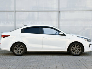 2017 Kia Rio IV, белый, 1155000 рублей, вид 3