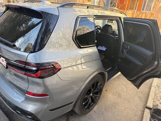 2024 BMW X7 40i I (G07) Рестайлинг, серый, 14000000 рублей, вид 4