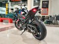 2023 BMW M 1000 R, чёрный, 2230000 рублей - вид 2
