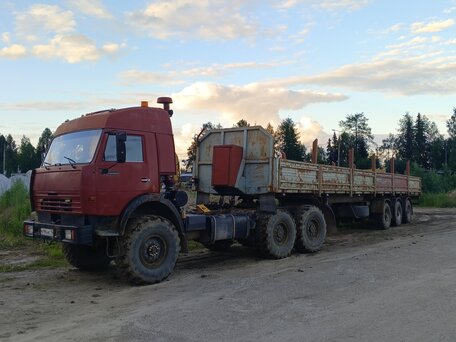 2006 КамАЗ 43118, красный, 1100000 рублей, вид 1