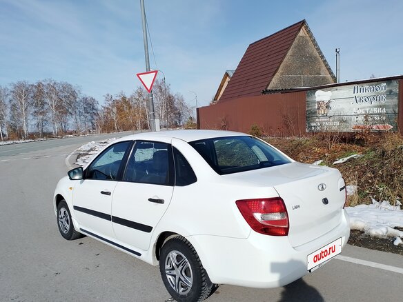 2017 Lada (ВАЗ) Granta I, белый, 360000 рублей - вид 9