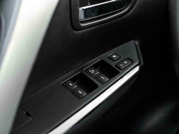 2020 Mitsubishi Pajero Sport III, белый - вид 12