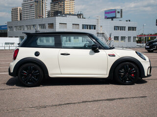 2021 Mini Hatch JCW III (F55/F56) Рестайлинг 2, бежевый, 3599000 рублей, вид 4