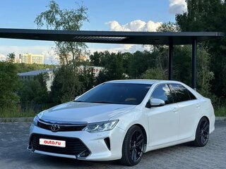 2015 Toyota Camry VII (XV50) Рестайлинг, белый, 2000000 рублей, вид 1