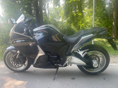 2011 Honda VFR 1200, чёрный, 820000 рублей, вид 5